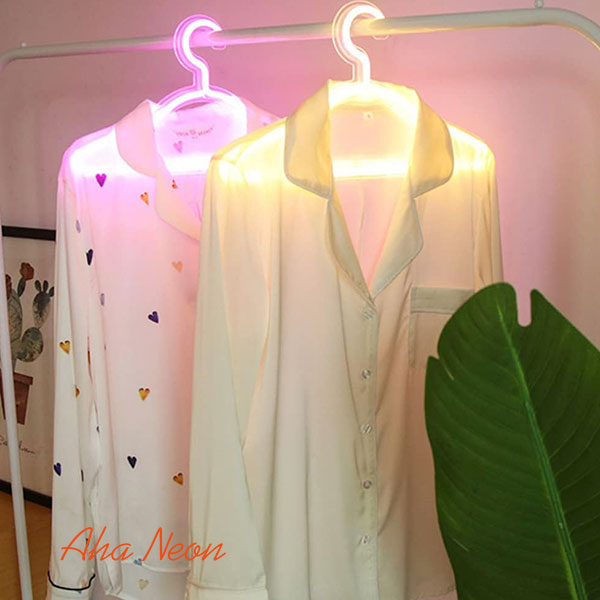 <img src="neonbedroomsignhanger01.jpg" alt="Hanger Neon Bedroom Sign -1"/>