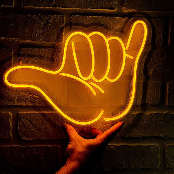 <img src='pic.jpg' alt='neonlightshaka03.' />